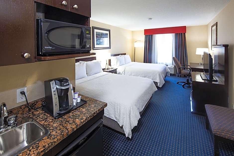 Holiday Inn Express Hotel & Suites Edson By IHG