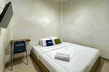 Urbanview Hotel Maharani Garut