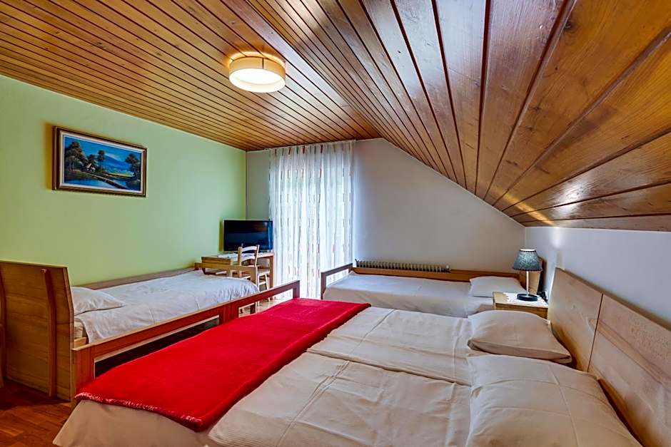 Rooms Pevc & Hostel Ljubno ob Savinji