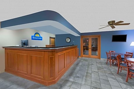Days Inn by Wyndham Wooster