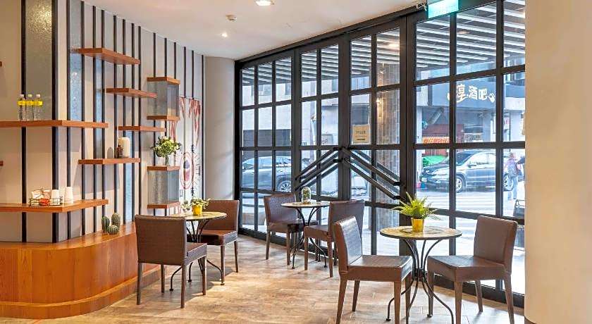 CHECK inn Taichung Ziyou