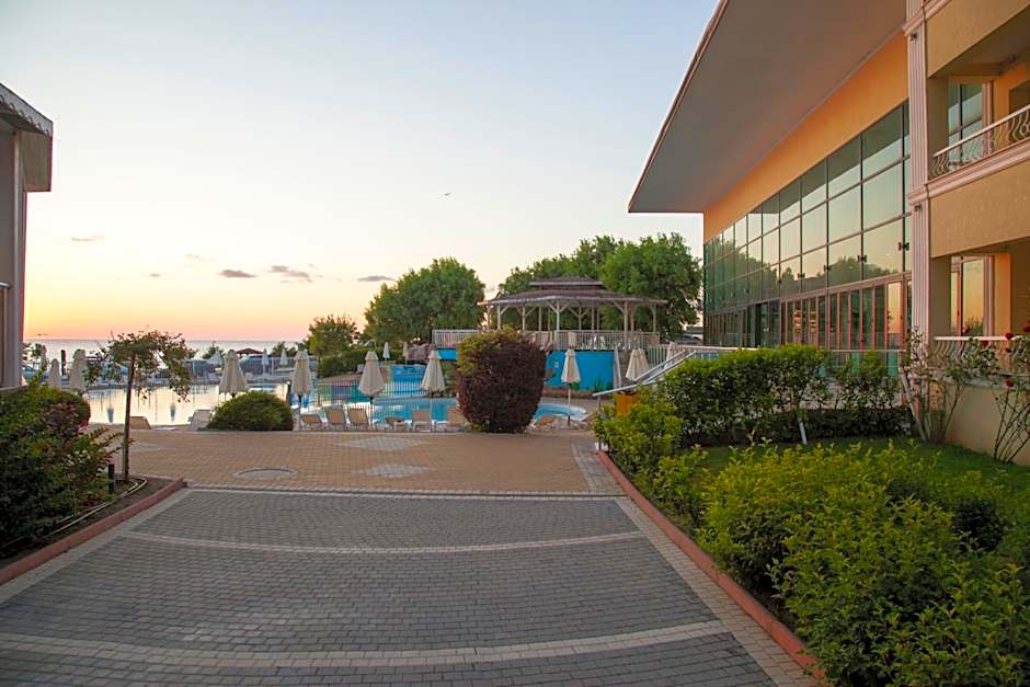 Hotel Perla Beach Luxury - All Inclusive & Free Beach Access