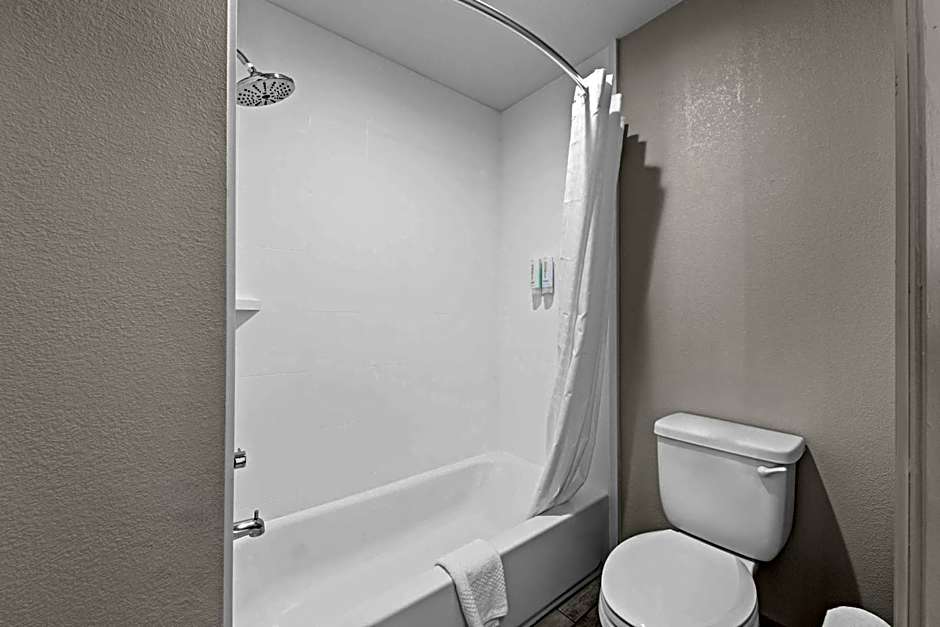 Clarion Pointe