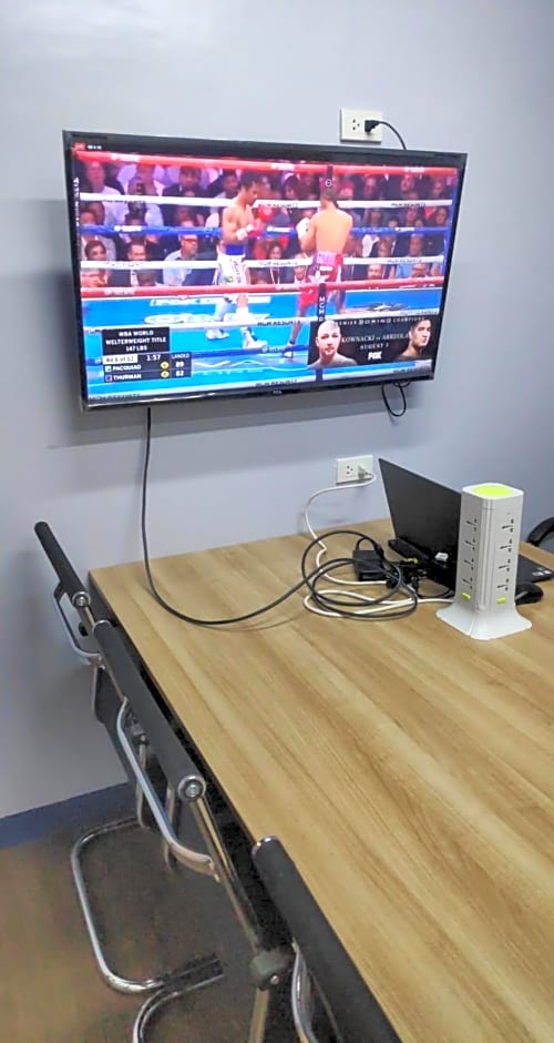 Nomad's Hub - Best Value Co-living Hostel