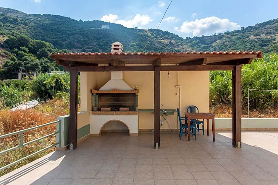 House just on the beach -included 2 canoe and 2 bicycles