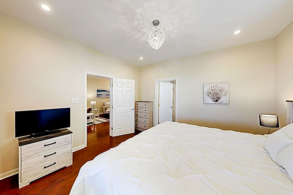 Craftsman on Seawall