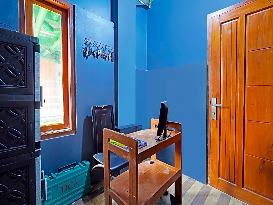 Spot On 91557 Biring Residence 