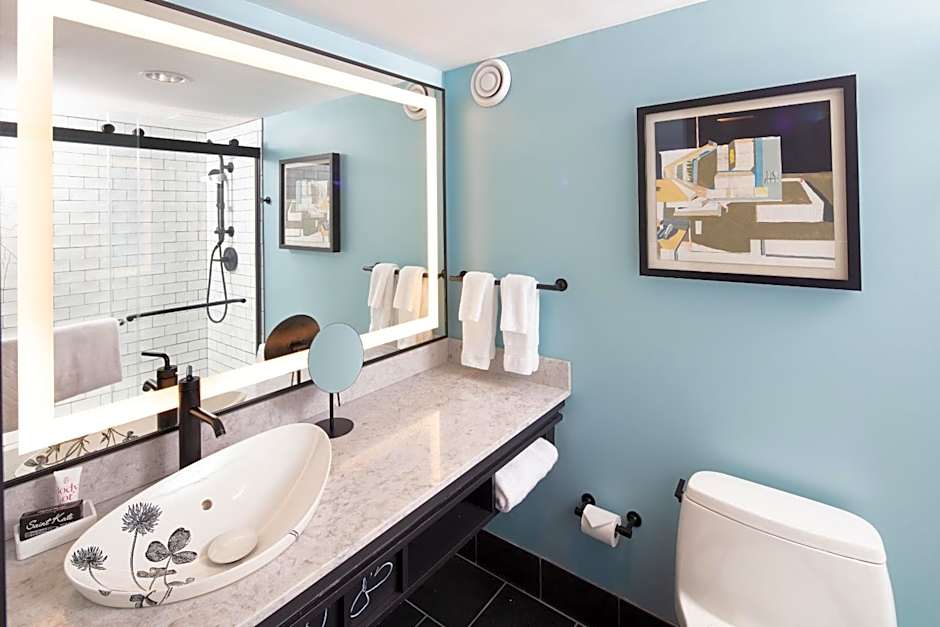 Saint Kate - The Arts Hotel