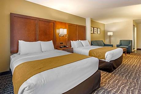 2 Queen Beds, Suite, Nonsmoking