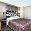 Super 8 by Wyndham Warrensburg