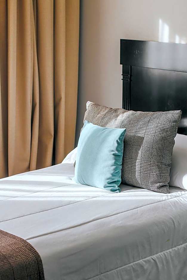 Plaza Real Suites Hotel