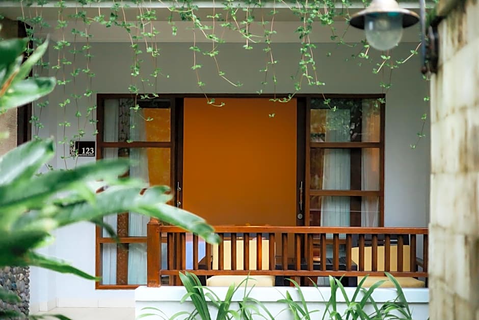 Fourteen Roses Beach Hotel