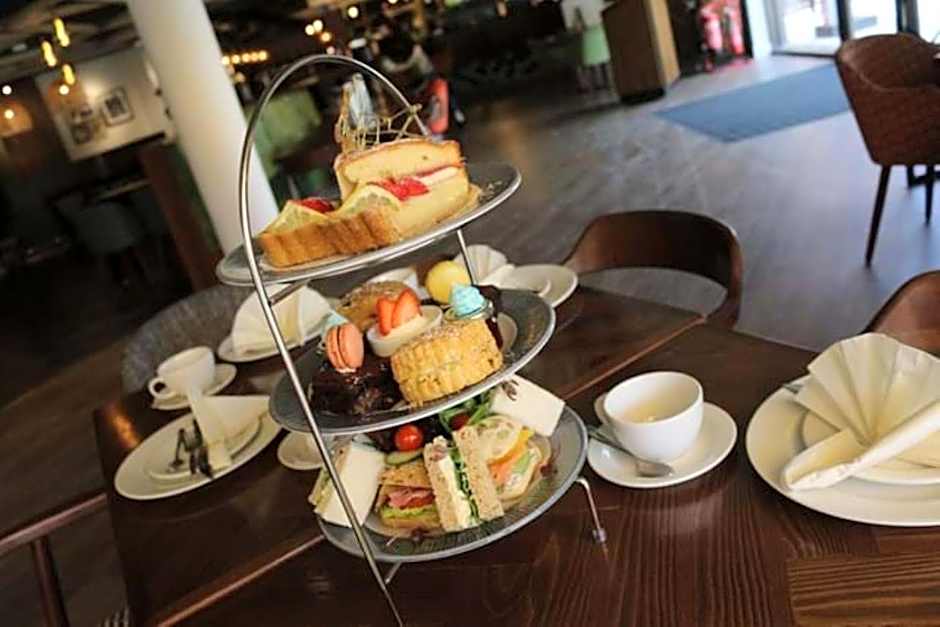 Hex Wildlife Hotel at Yorkshire Wildlife Park