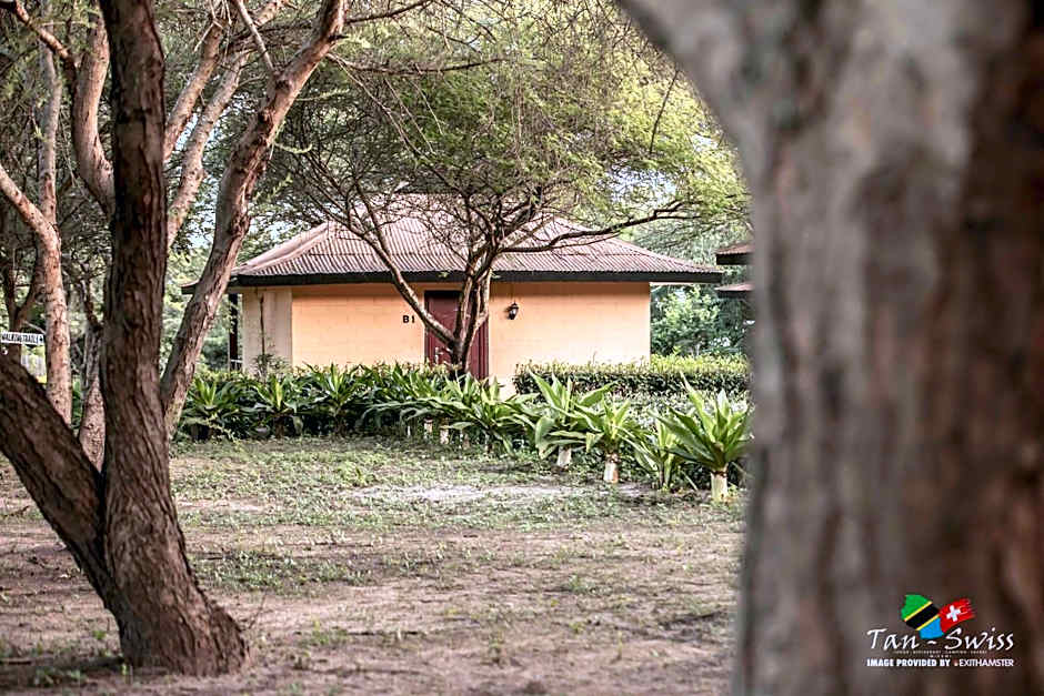 Tan-Swiss Lodge