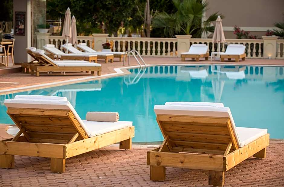 Notos Heights Hotel & Suites