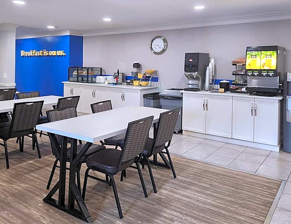 Days Inn by Wyndham Kelowna