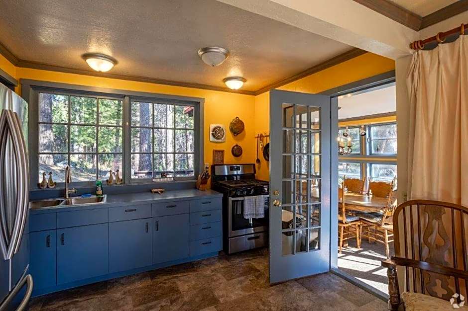 Idyllwild Inn