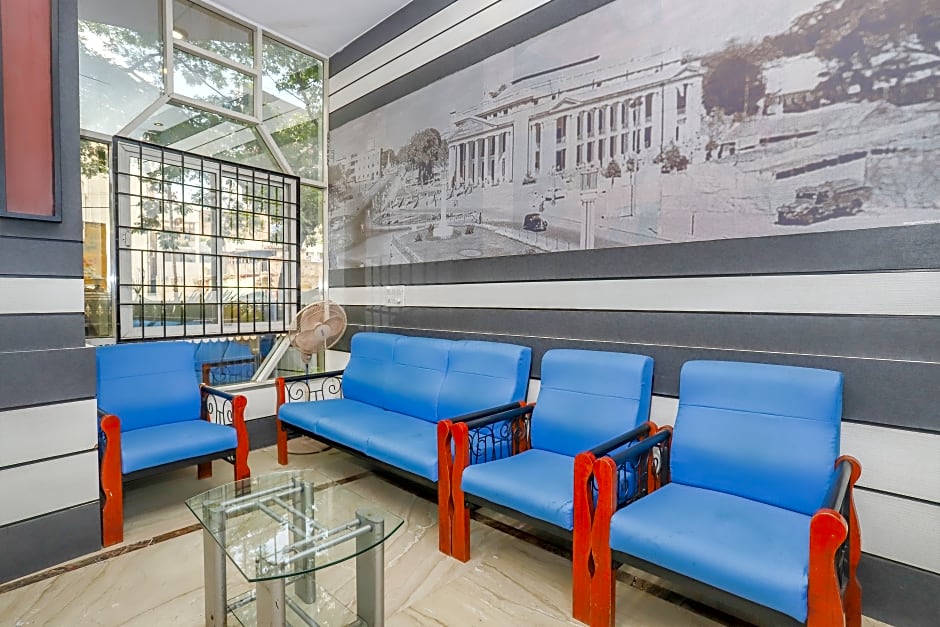 OYO 15358 Hotel Townhall