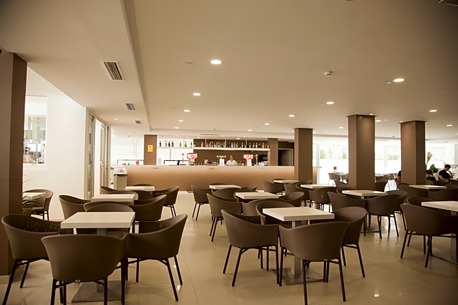 Globales Panamá - Only Adults +16