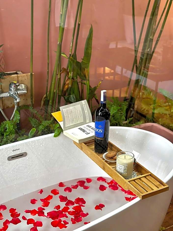 Joi Boutique Bãi Trước