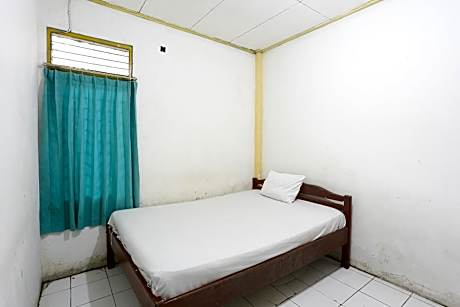 SPOT ON 92529 Penginapan Wisma Bintang Syariah Near MTs Al Ma'arif Kota Bangun