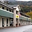 Super 8 by Wyndham White River Junction