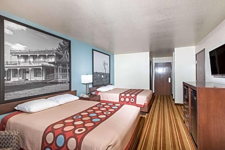 2 Queen Beds Non-Smoking