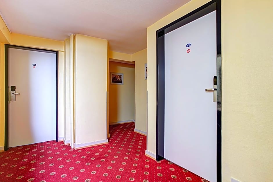 Hotel Elbinsel free parking