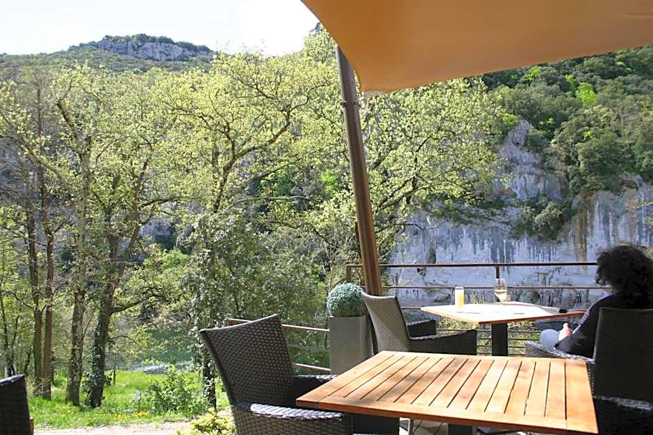 Prehistoric Lodge - Adult Only
