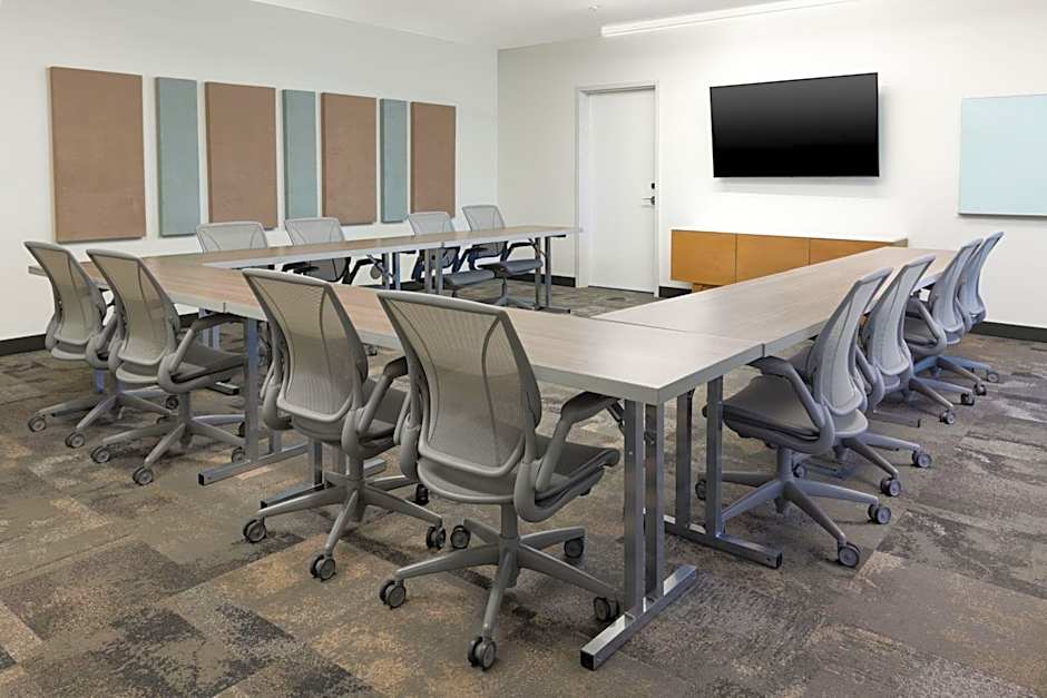 Element Sacramento Airport