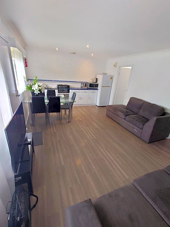 Top of the Lake Holiday Units