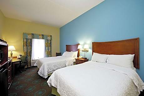 2 Queens Hearing Accessible Nonsmoking