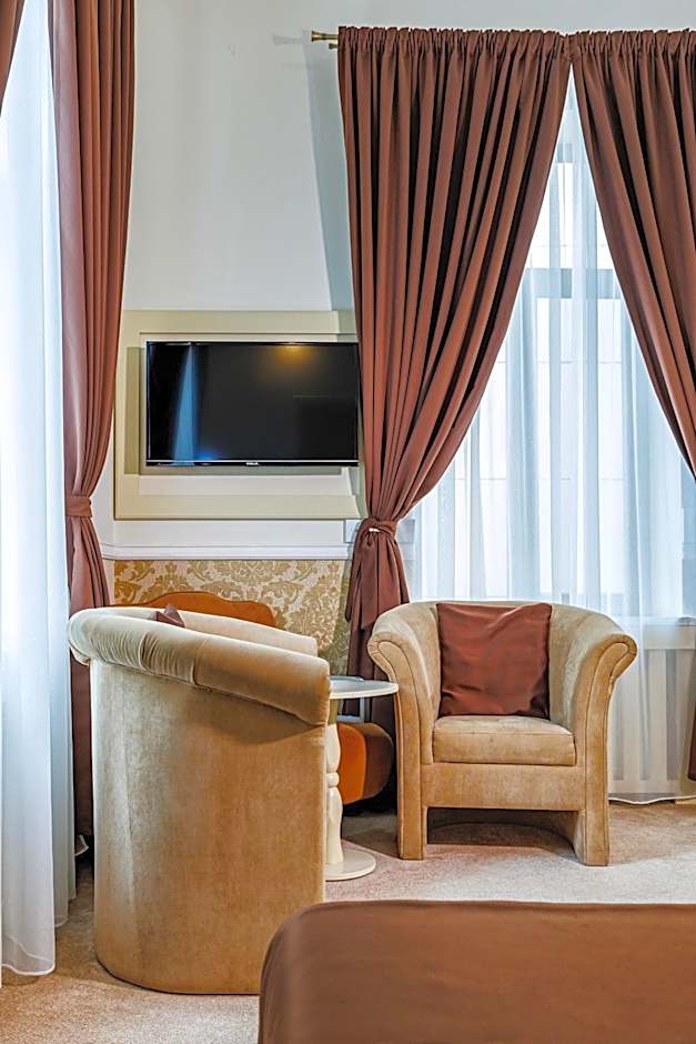 La Strada Boutique Villa