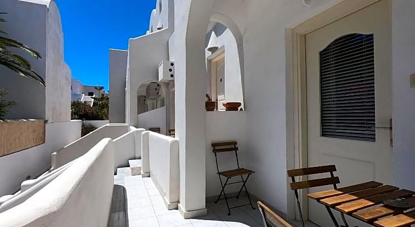 Anny Studios Perissa Beach