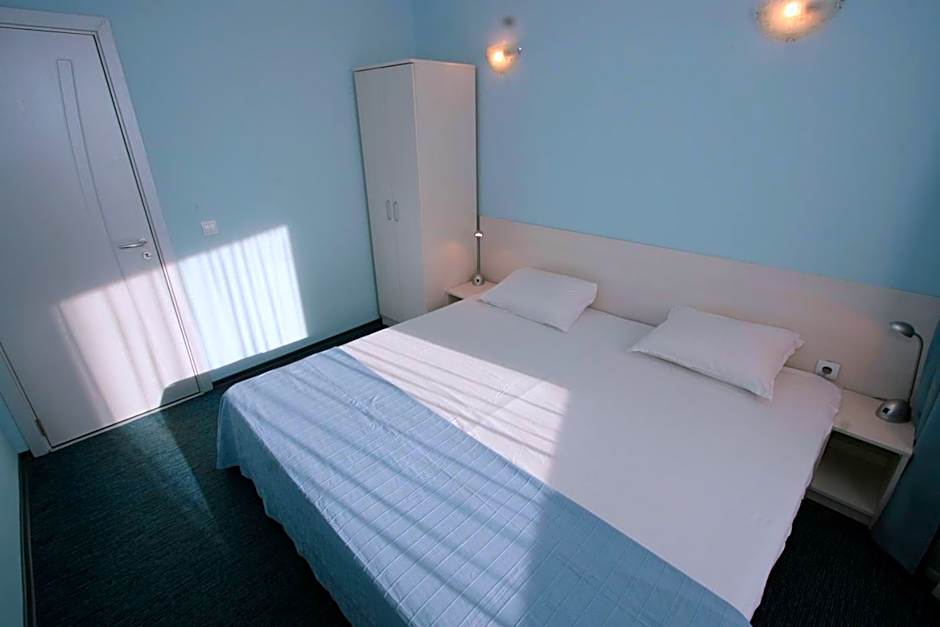 Sunny Beauty Palace Hotel – Sunny Beach, WY