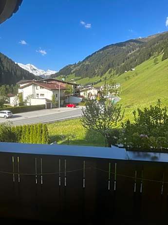 Triple Room with Mountain View