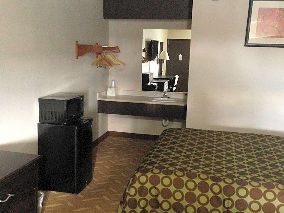 Americas Best Value Inn Kansas City East Independence