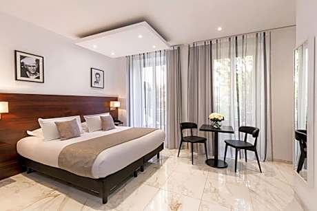 1 King Bed Non-Smoking Deluxe Room Twin On Request Bathrobe And Slippers Espresso Machine