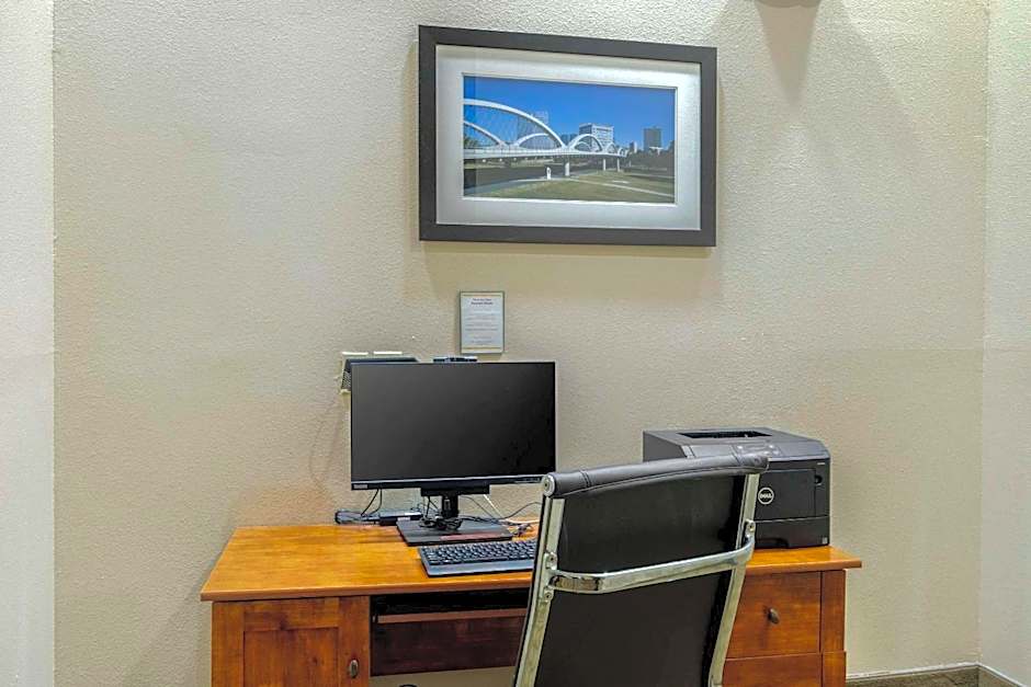 Comfort Suites Benbrook