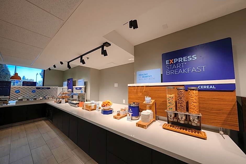 Holiday Inn Express & Suites Santa Clara - Silicon Valley By IHG