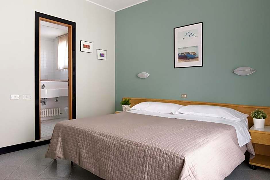 Hotel Junior by OasiGroup Hotels