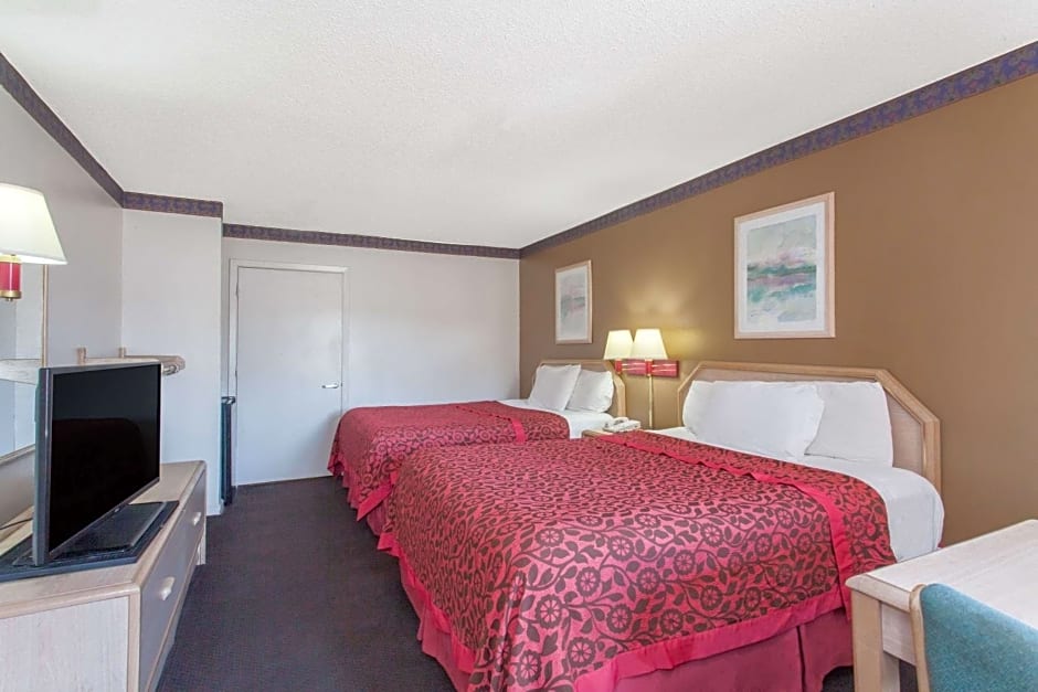Days Inn by Wyndham Decatur Priceville I-65 Exit 334