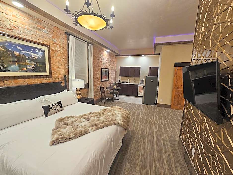 Eaglescape Suites and Event Center