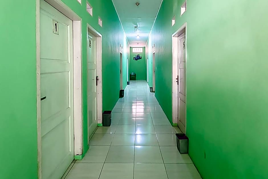 RedDoorz near RS Dr Hafiz Cianjur