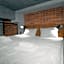 MONTOWNIA Lofts & Experience