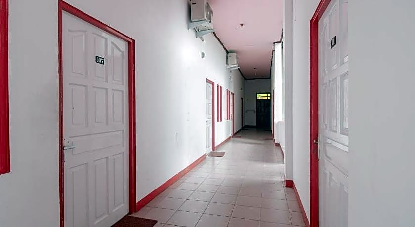 KoolKost Syariah near Ayani Mega Mall Pontianak