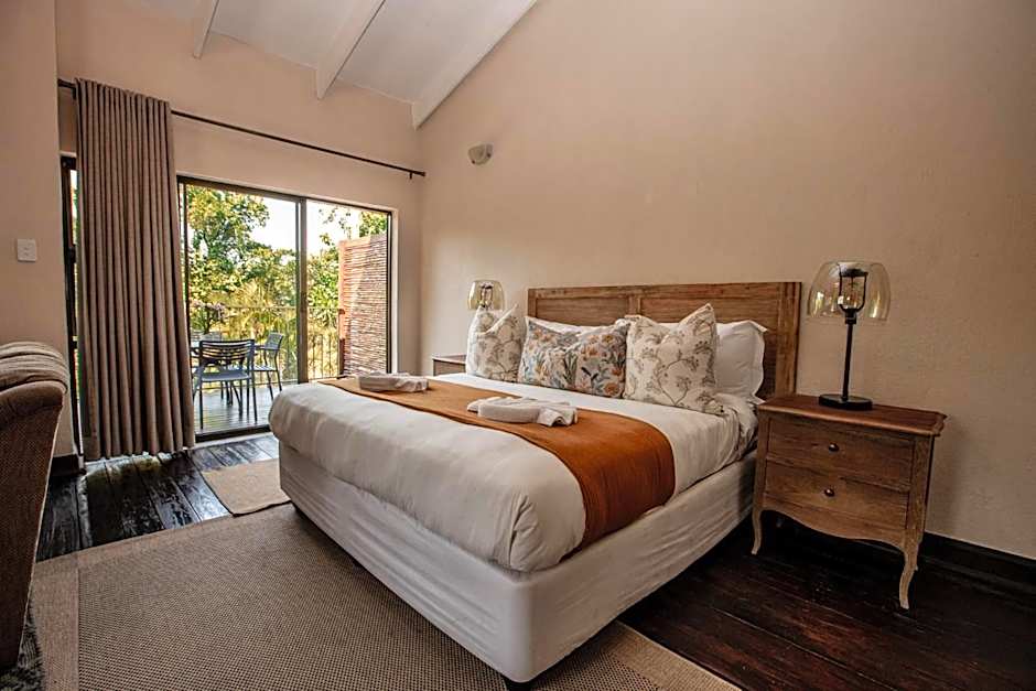 Bushbaby Valley Lodge