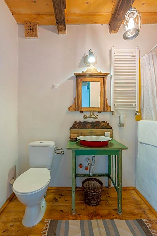 Viscri 32 - White Barn and Blue House