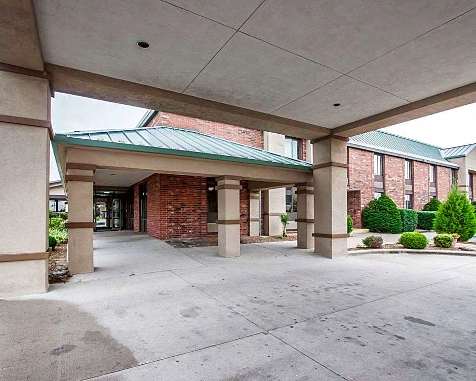 Quality Inn & Suites North Springfield