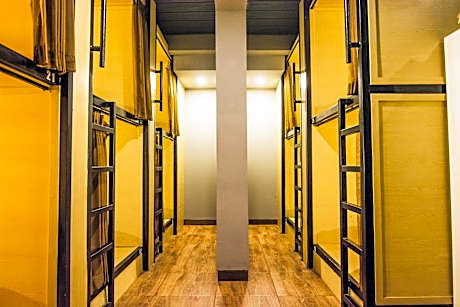 Bed in 10-Bed Mixed Dormitory Room